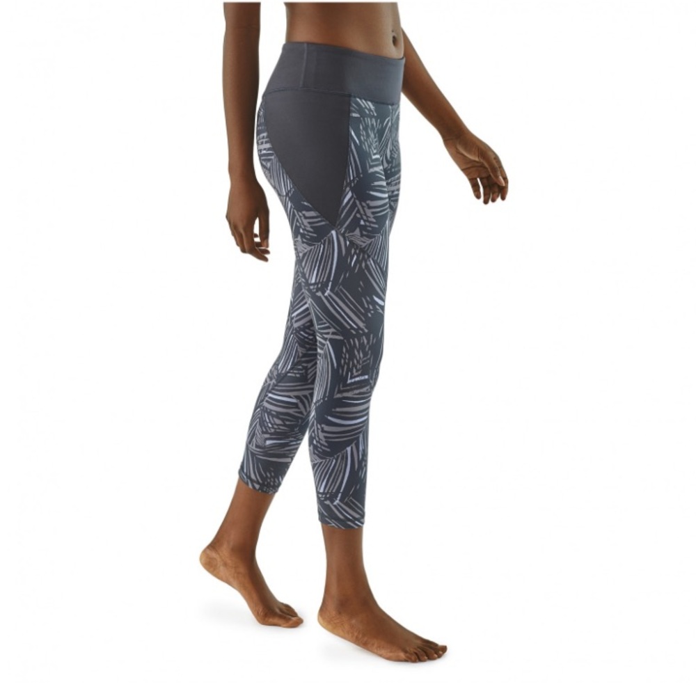 Women’s Patagonia Athletic Leggings.
Size: Small. Excellent condition!